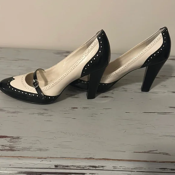 Anne Klein Two-Tone Black and Cream Heels - Picture 4 of 5